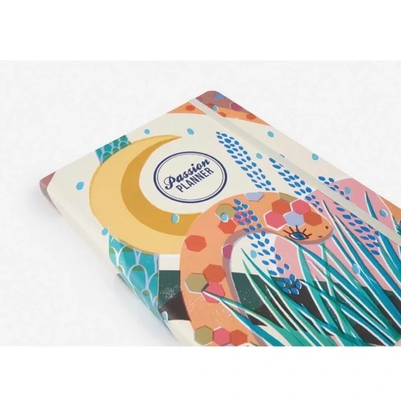 Passion Planner 2021 Weekly Annual Size Medium. Serpent Spring - Picture 3 of 8